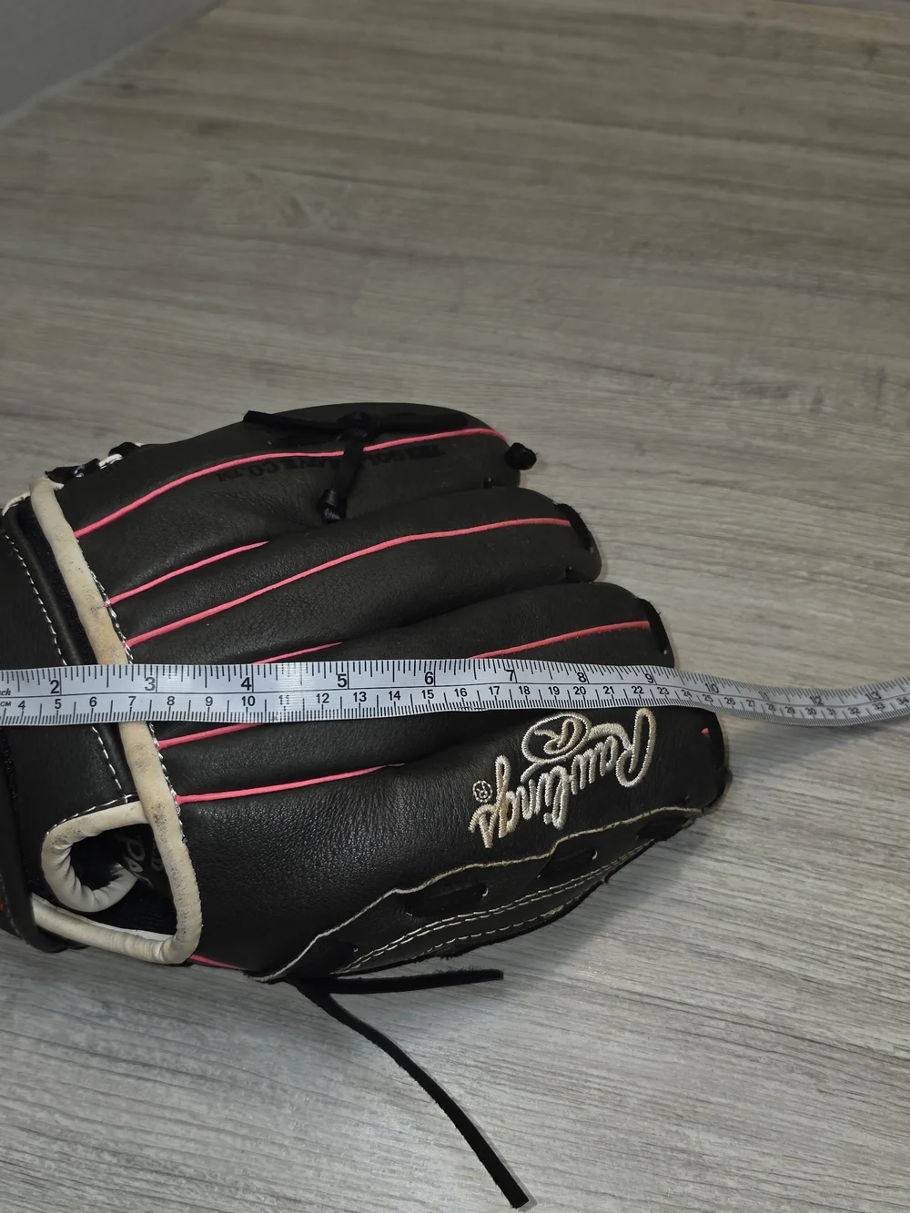 Rawling Storm 11in Softball Right Hand Glove Youth Black Leather